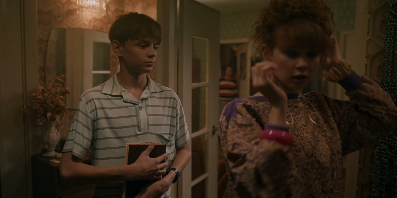 Radar.S01.E01.2026.WEB-DL.720p.ExKinoRay.mkv_snapshot_09.02.png