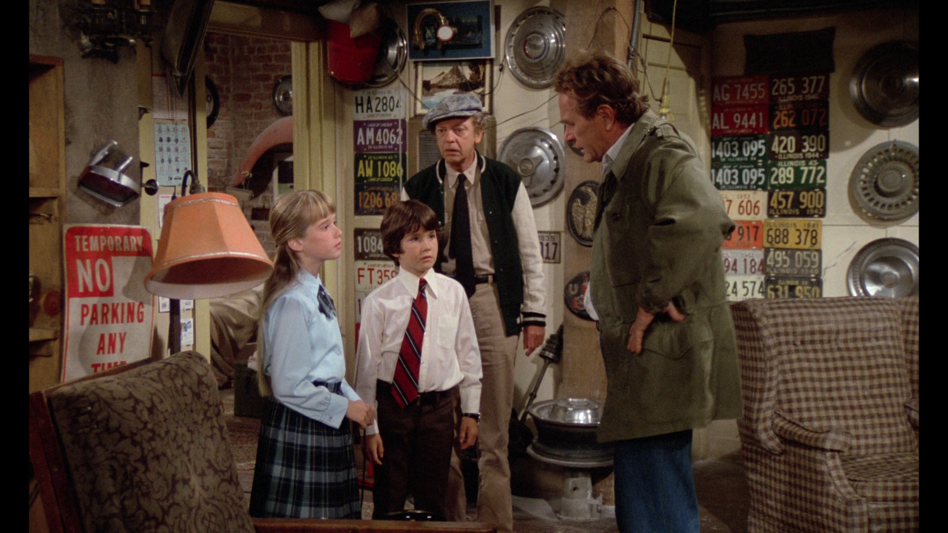 No Deposit, No Return 1976 WEB-DL 1080p.mkv_snapshot_00.46.26.png
