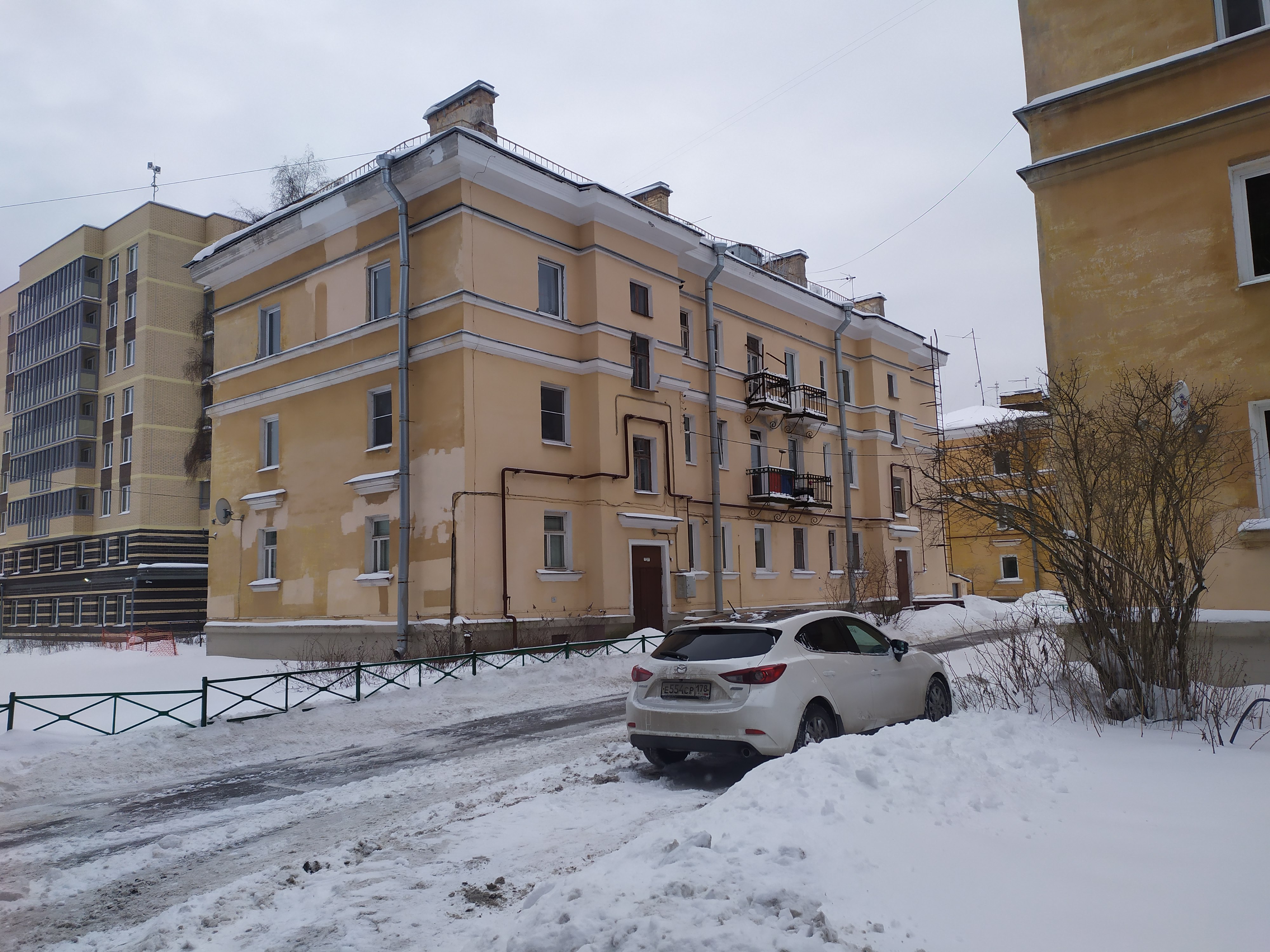 Песочный, Новостроек 82.JPG