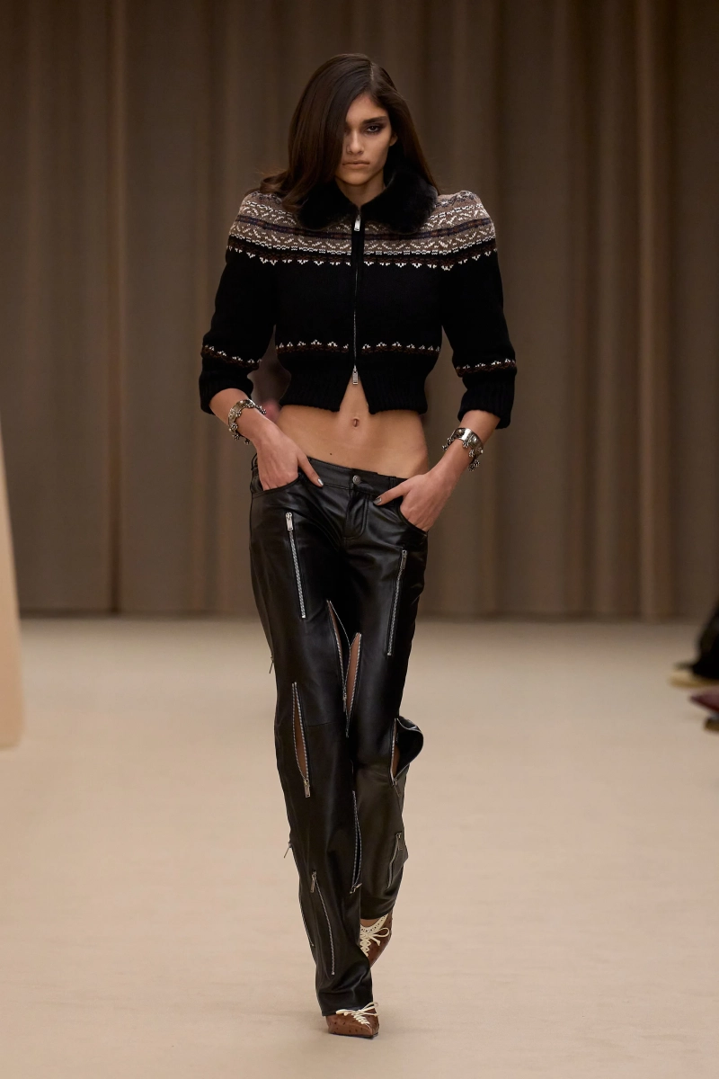 00024-mcqueen-fall-2026-ready-to-wear-credit-gorunway.webp
