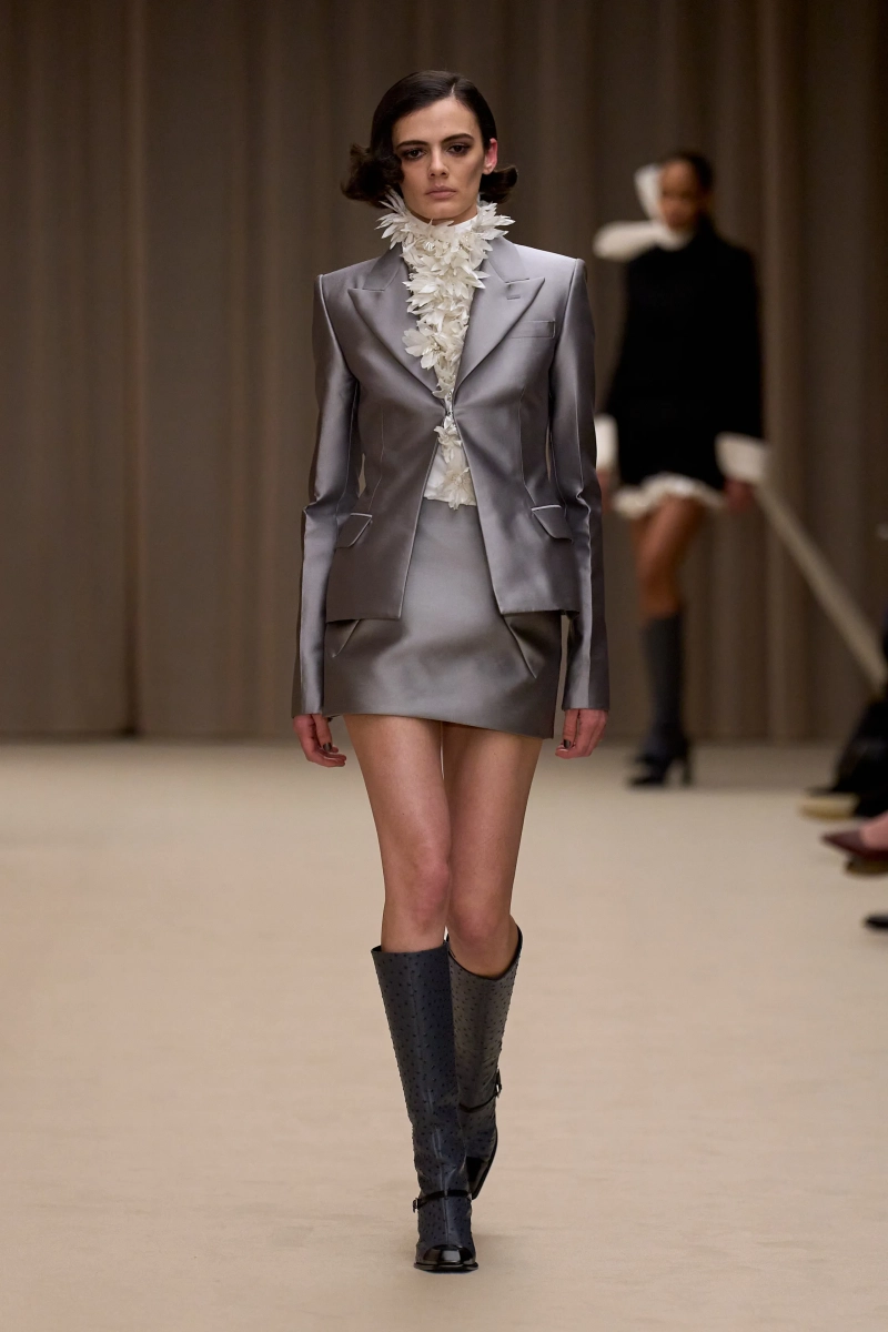 00005-mcqueen-fall-2026-ready-to-wear-credit-gorunway.webp