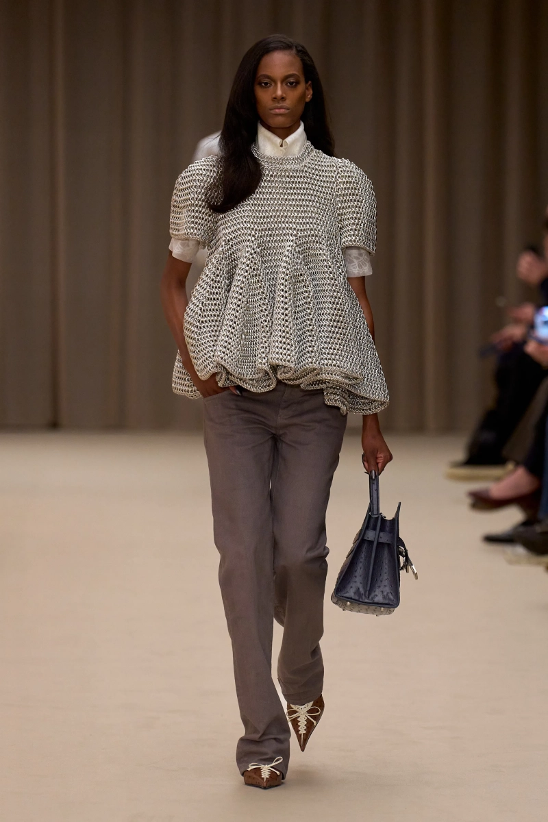 00010-mcqueen-fall-2026-ready-to-wear-credit-gorunway.webp