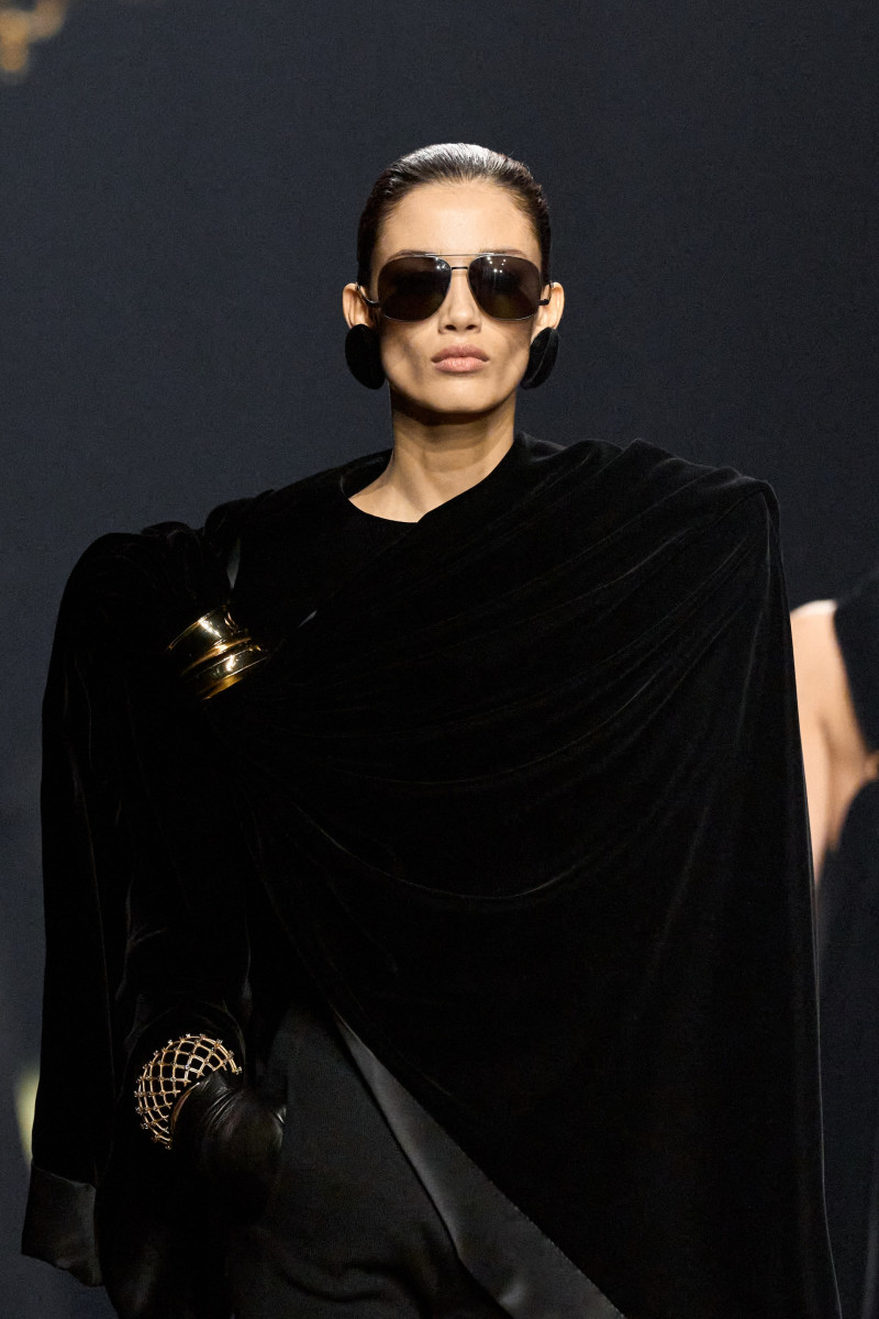 00098-saint-laurent-fall-2023-ready-to-wear-details-credit-gorunway.jpg