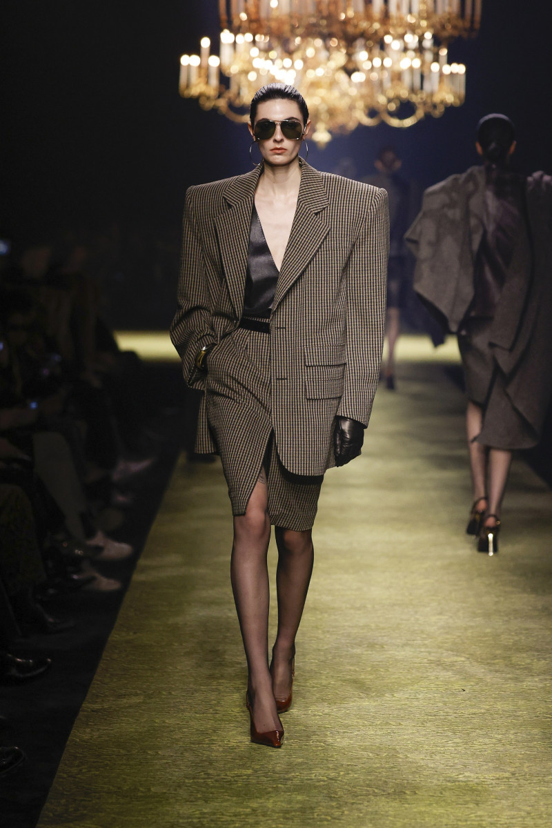 00032-saint-laurent-fall-2023-ready-to-wear-credit-brand.jpg