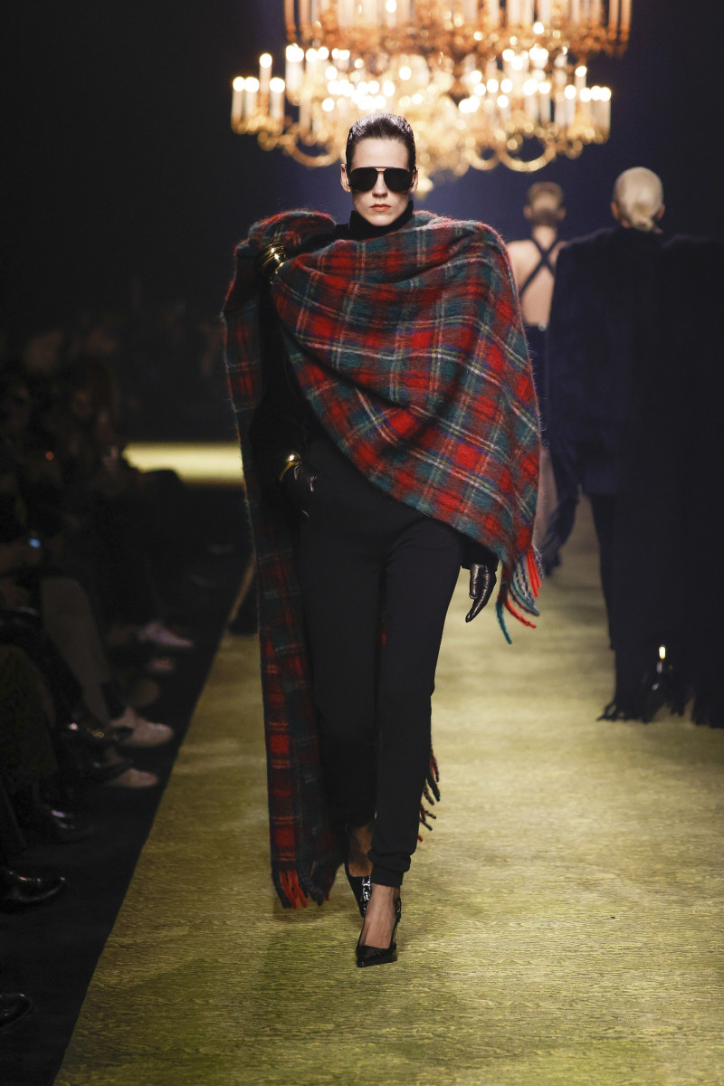 00025-saint-laurent-fall-2023-ready-to-wear-credit-brand.jpg