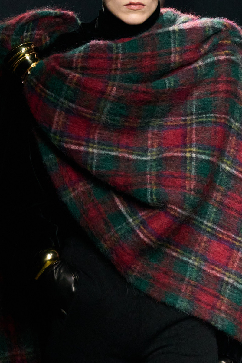 00059-saint-laurent-fall-2023-ready-to-wear-details-credit-gorunway.jpg