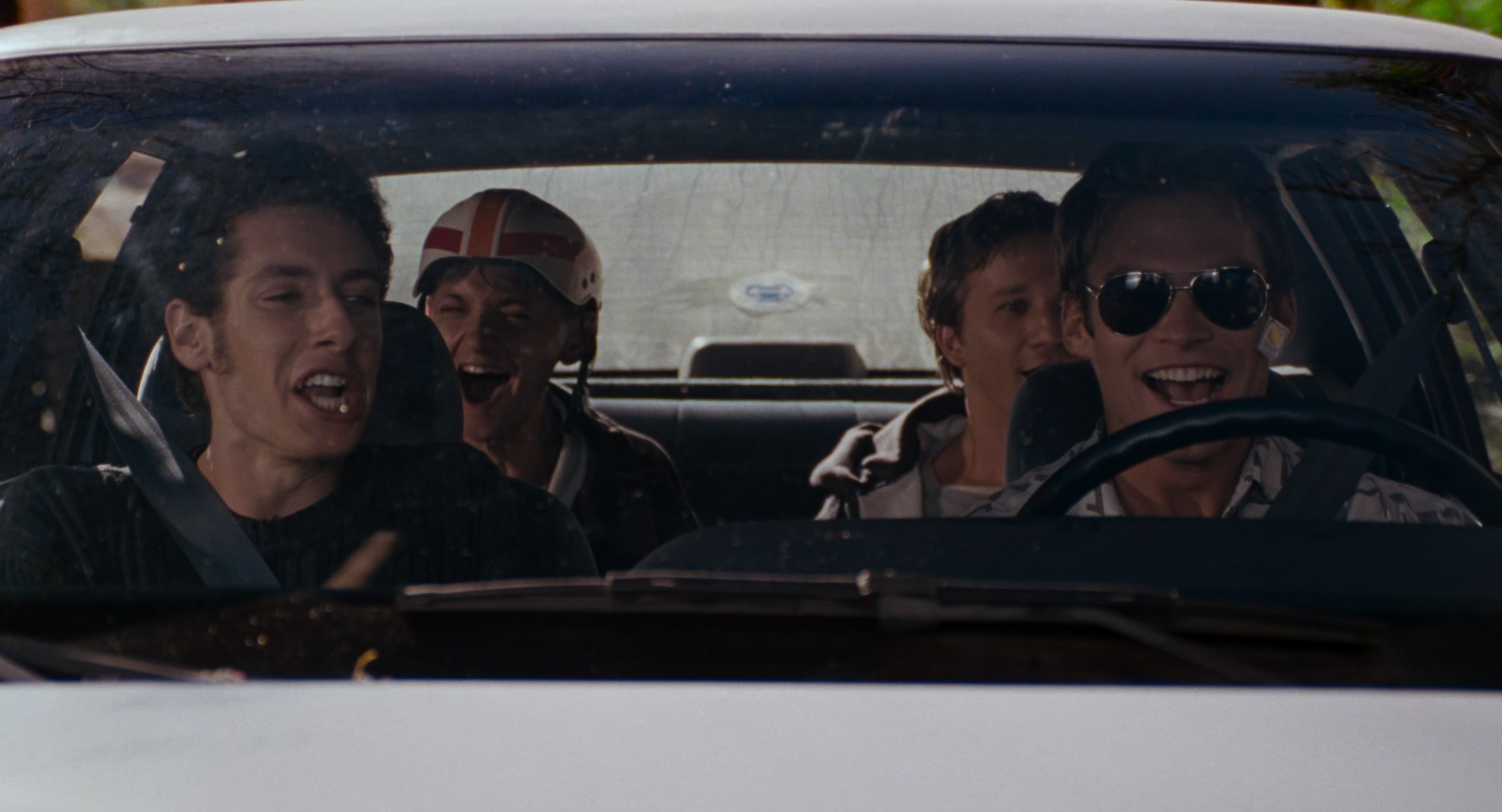 Road Trip (2000) BDRip 2160p-NVENC 10 bit [HDR].mkv_snapshot_00.35.02.100.jpg