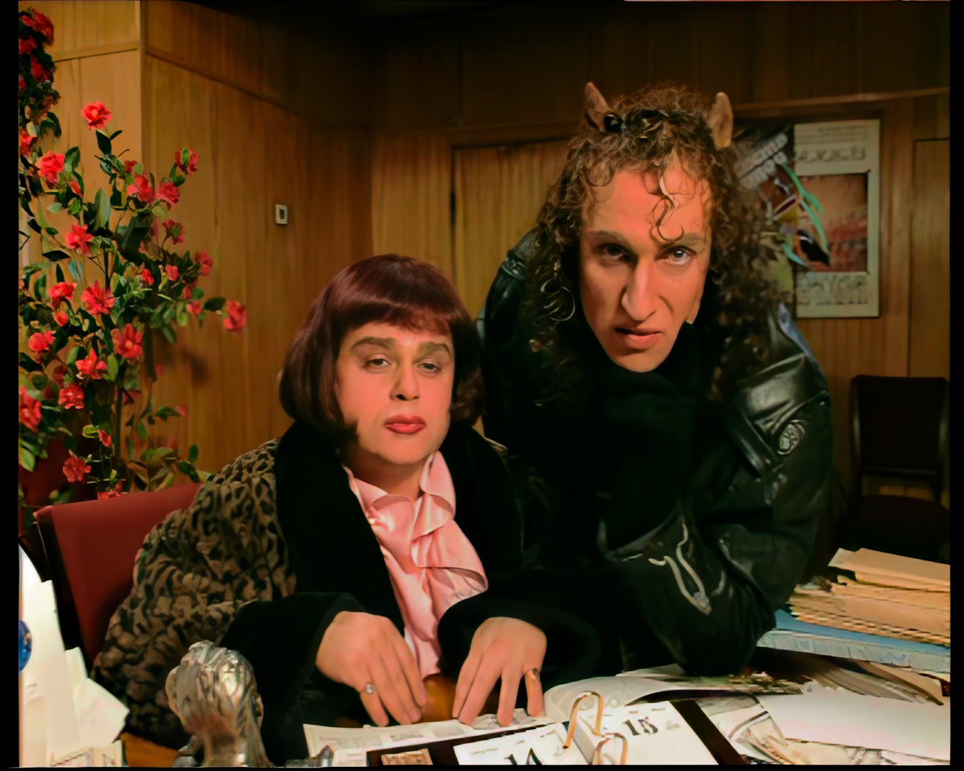 Ostorozno, Modern! (Episode 1 of 8)-00.17.21.866.png