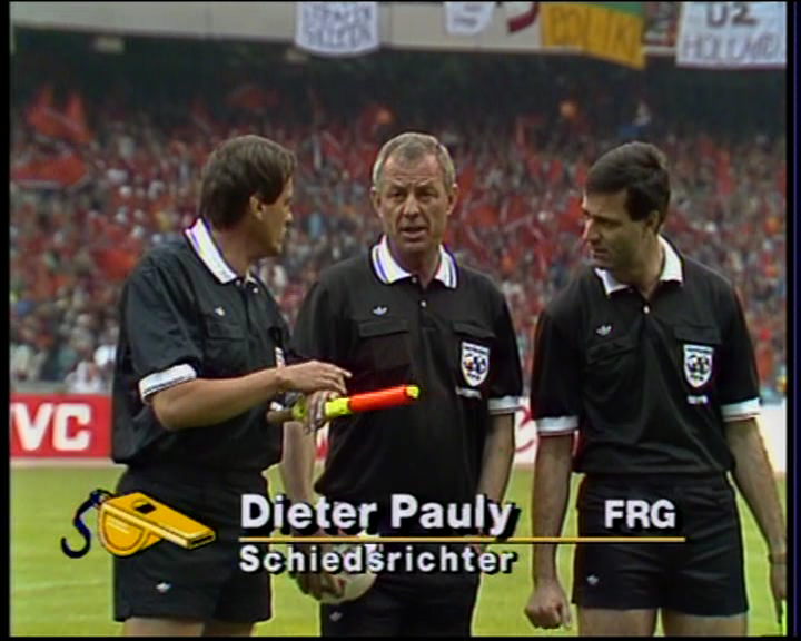 UEFA.Euro.1988.06.12.NED-USSR.576p25.EN.mkv_000194160.png