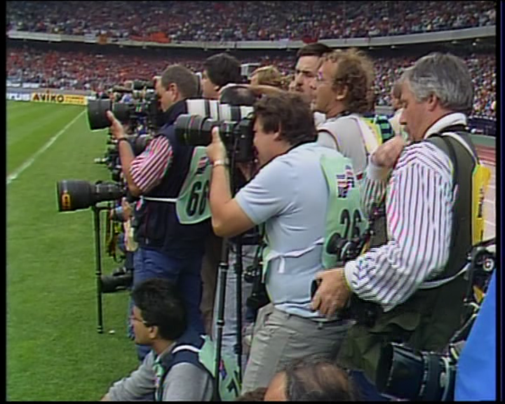UEFA.Euro.1988.06.12.NED-USSR.576p25.EN.mkv_000157200.png
