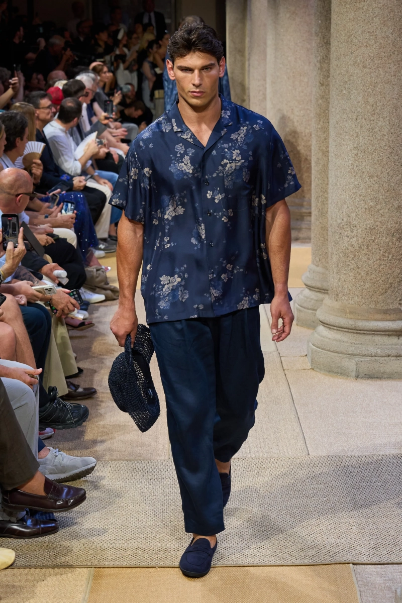 00121-giorgio-armani-spring-2027-menswear-credit-gorunway.webp