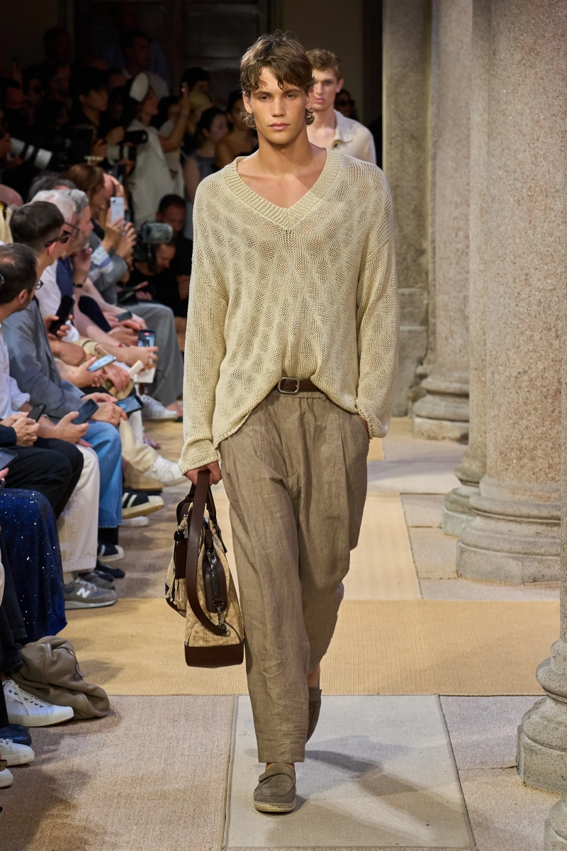 00033-giorgio-armani-spring-2027-menswear-credit-gorunway.webp