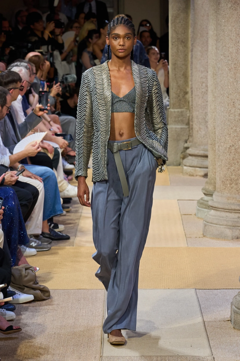 00027-giorgio-armani-resort-2027-credit-gorunway.webp