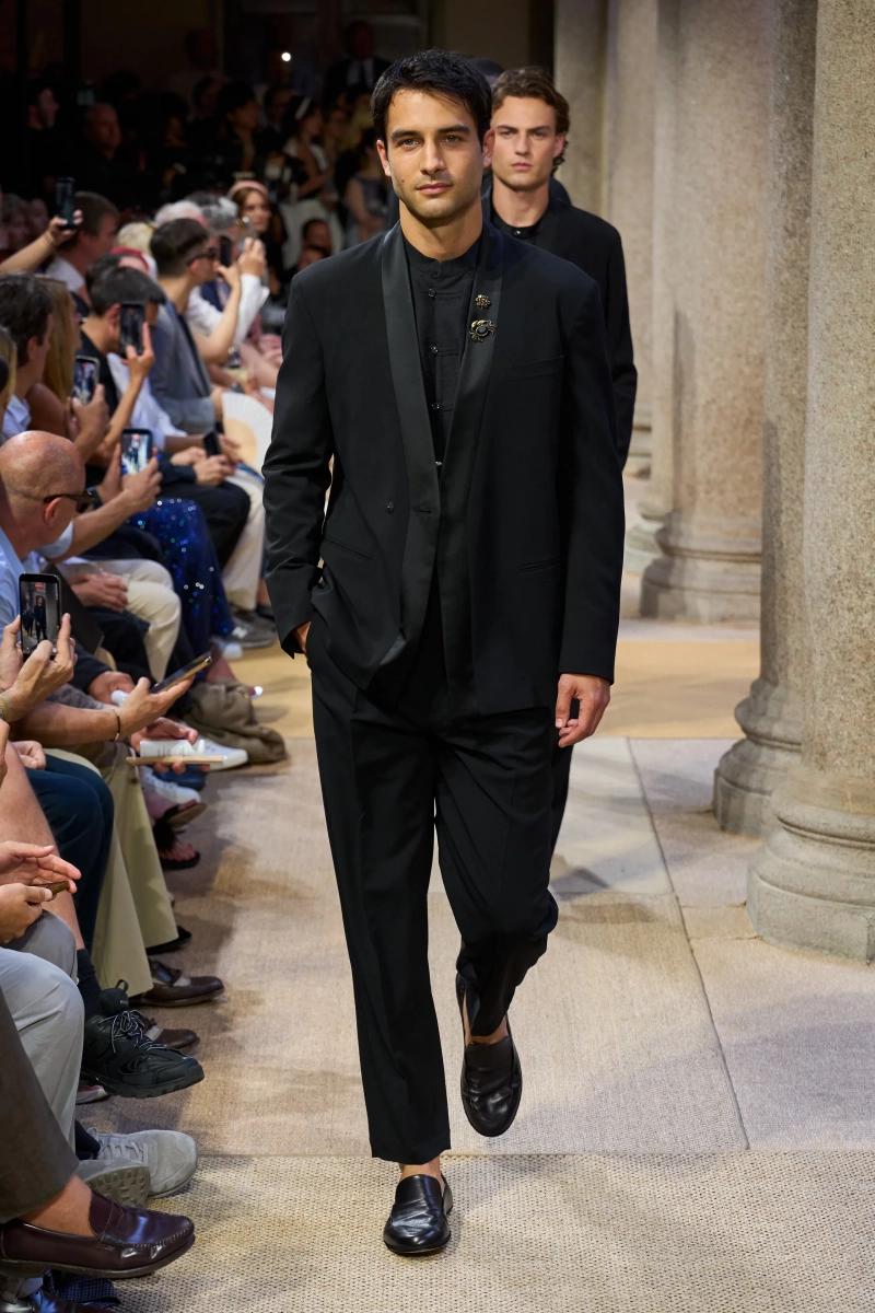 00156-giorgio-armani-spring-2027-menswear-credit-gorunway.webp