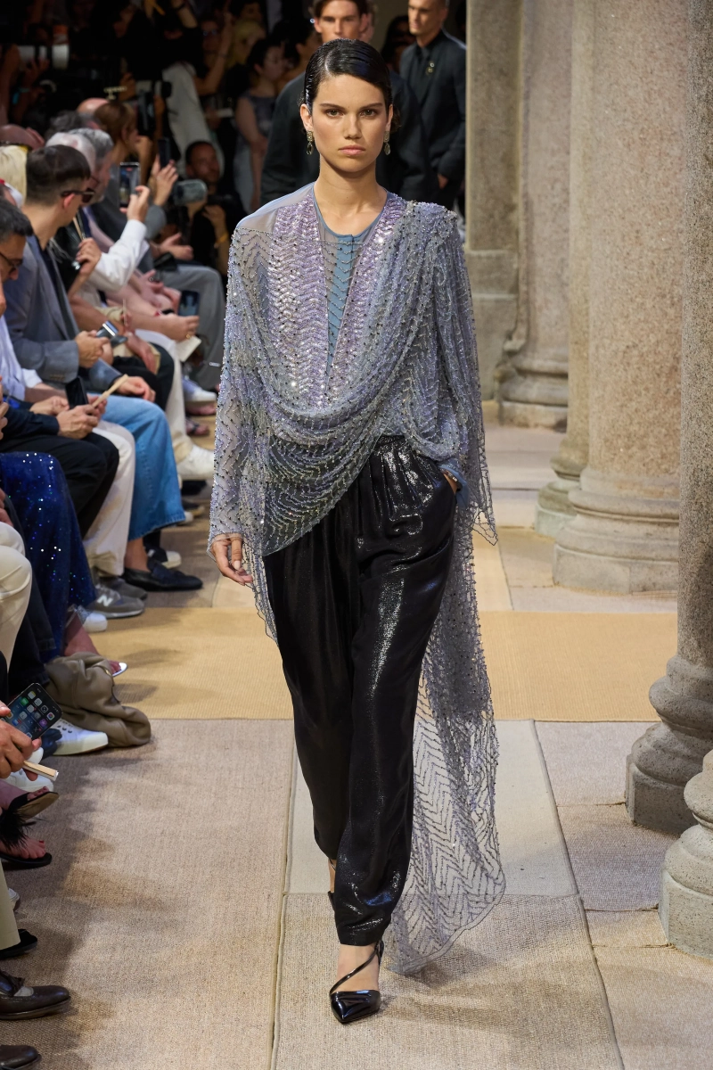 00034-giorgio-armani-resort-2027-credit-gorunway.webp