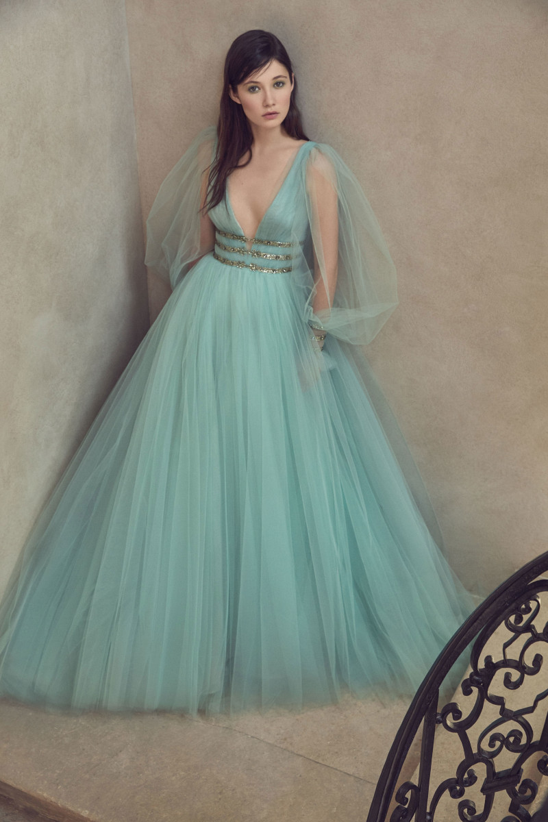 017-Spring-2019-Monique-Lhuillier.jpg