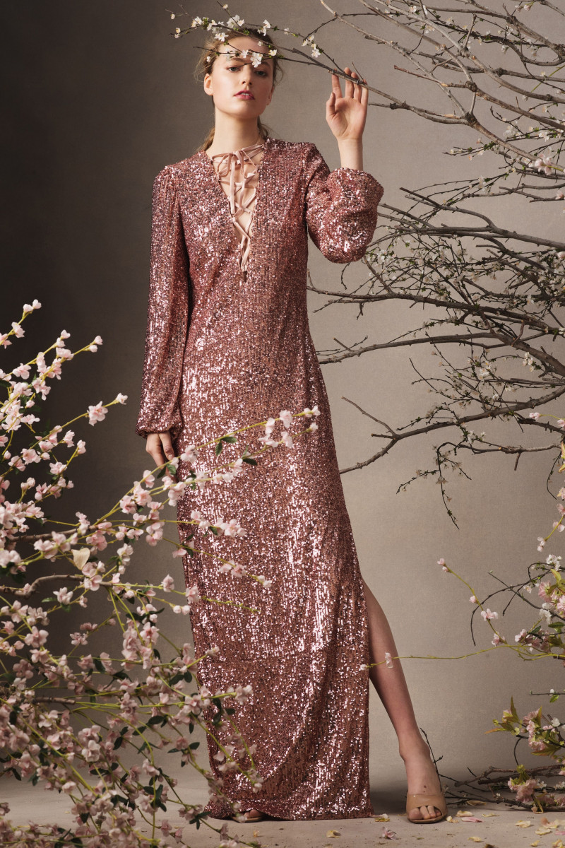 00009-Monique-Lhuillier-Fall-20-RTW-Credit-Stas-Komarovski.jpg