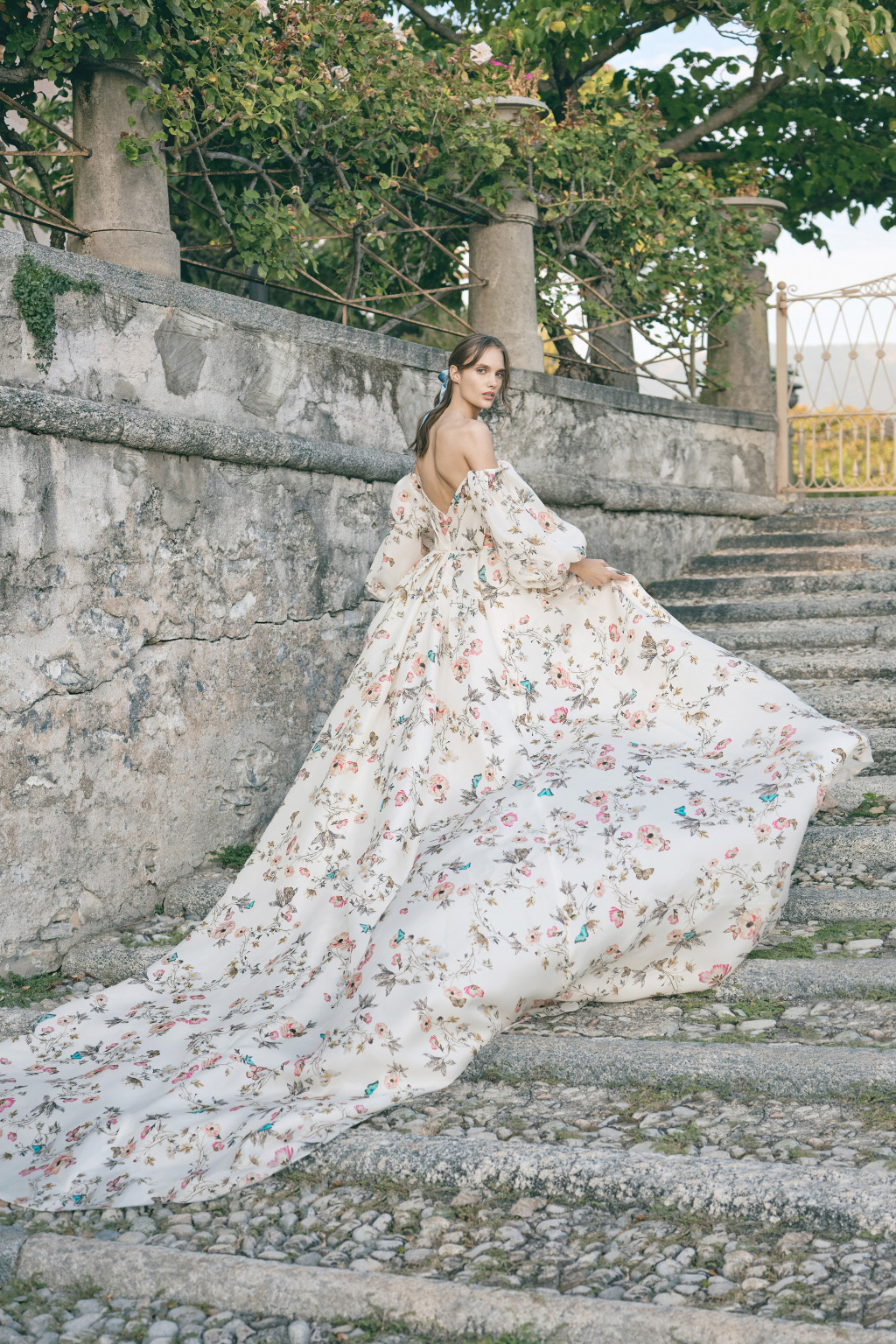 00016-Monique-Lhuillier- New-York-Bridal-Fall-2020-credit-KT-Merry.jpg