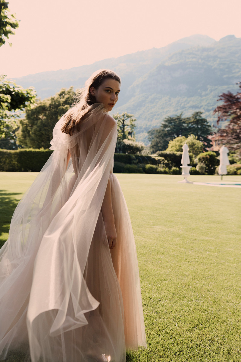 00016-Monique-Lhuillier-Spring-20.jpg