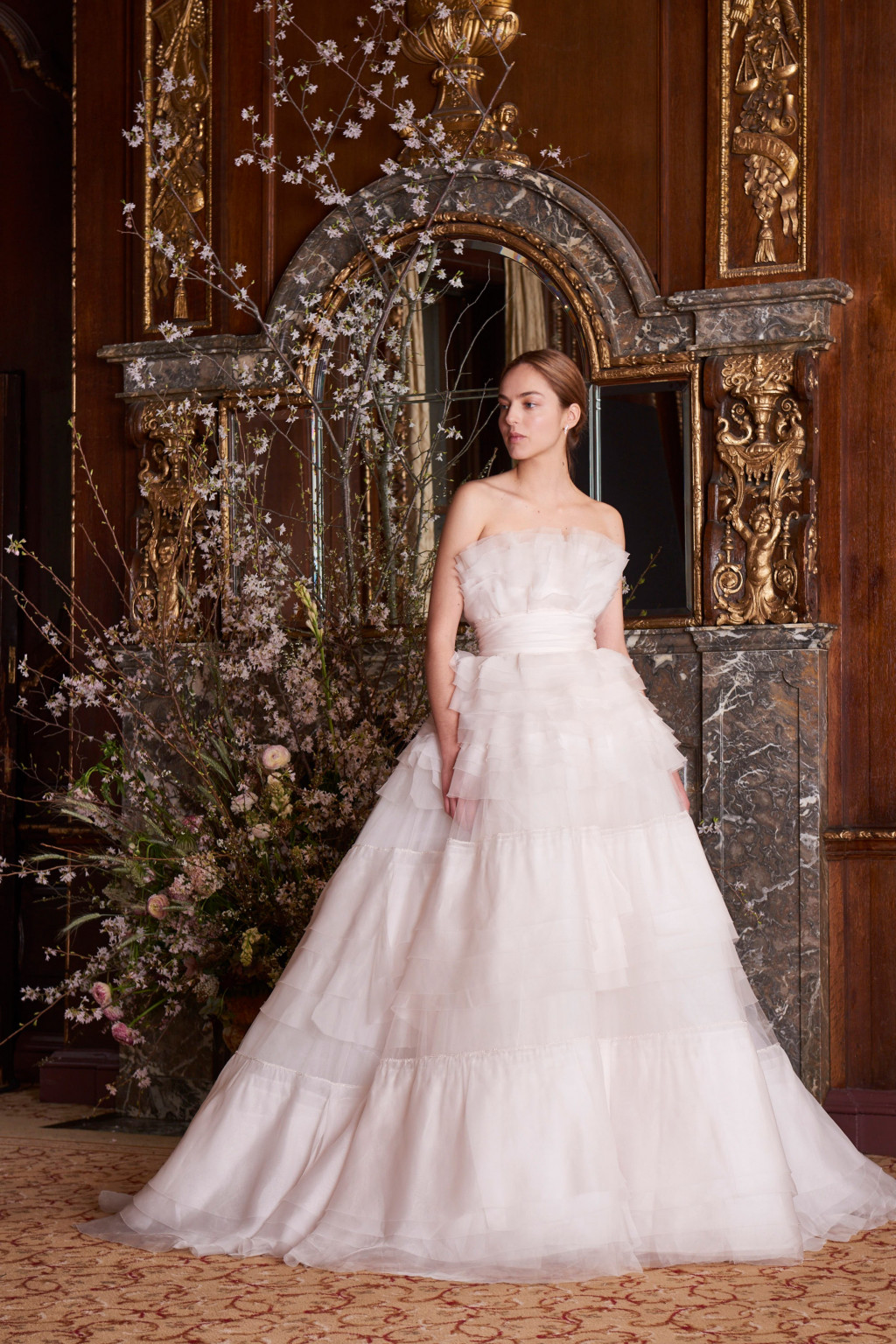 016-MoniqueLhuillier_Spring_2019_Bridal_Look_16_Parfait.jpg