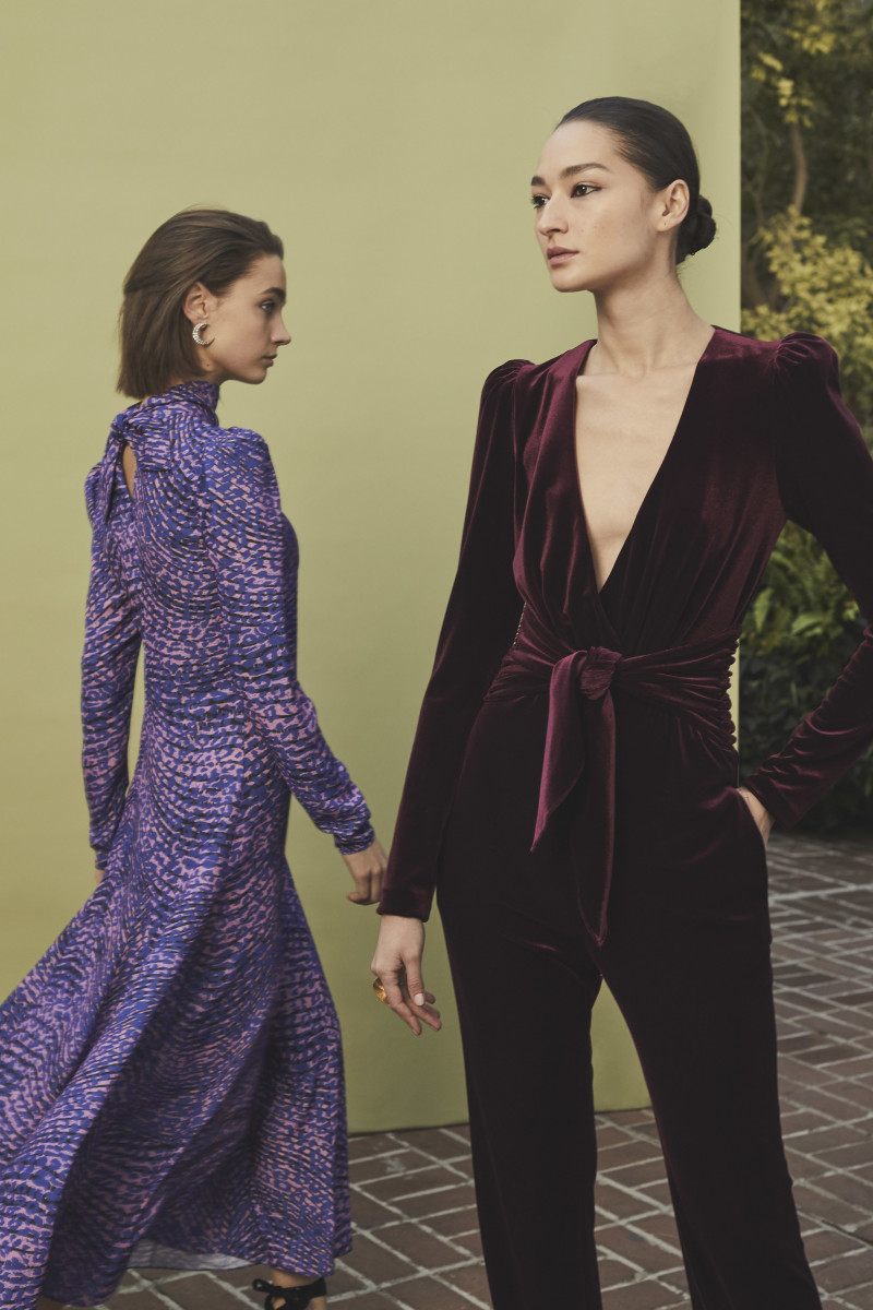 00019-monique-Lhuillier-fall-2019.jpg