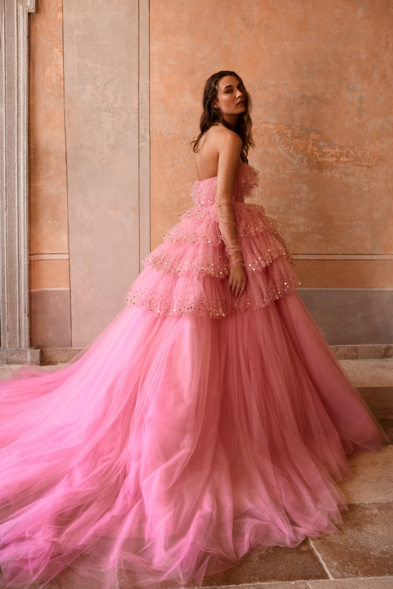 00009-Monique-Lhuillier-Spring-20.jpg