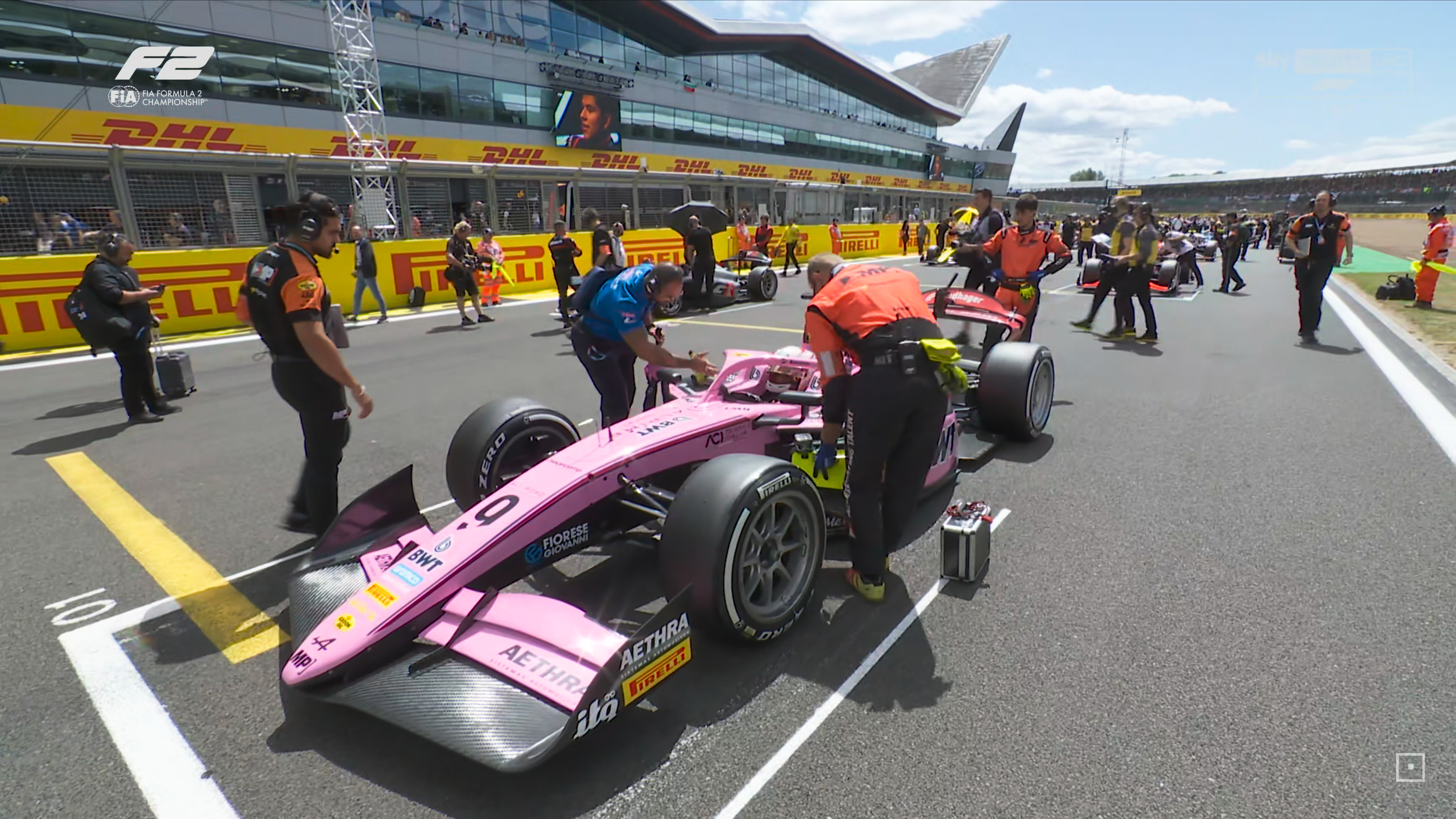 cap_01.Formula2.2026.R07.British.Race.One.Sky.Sports.F1.UHD.2160p.rus_00_02_04_03.jpg