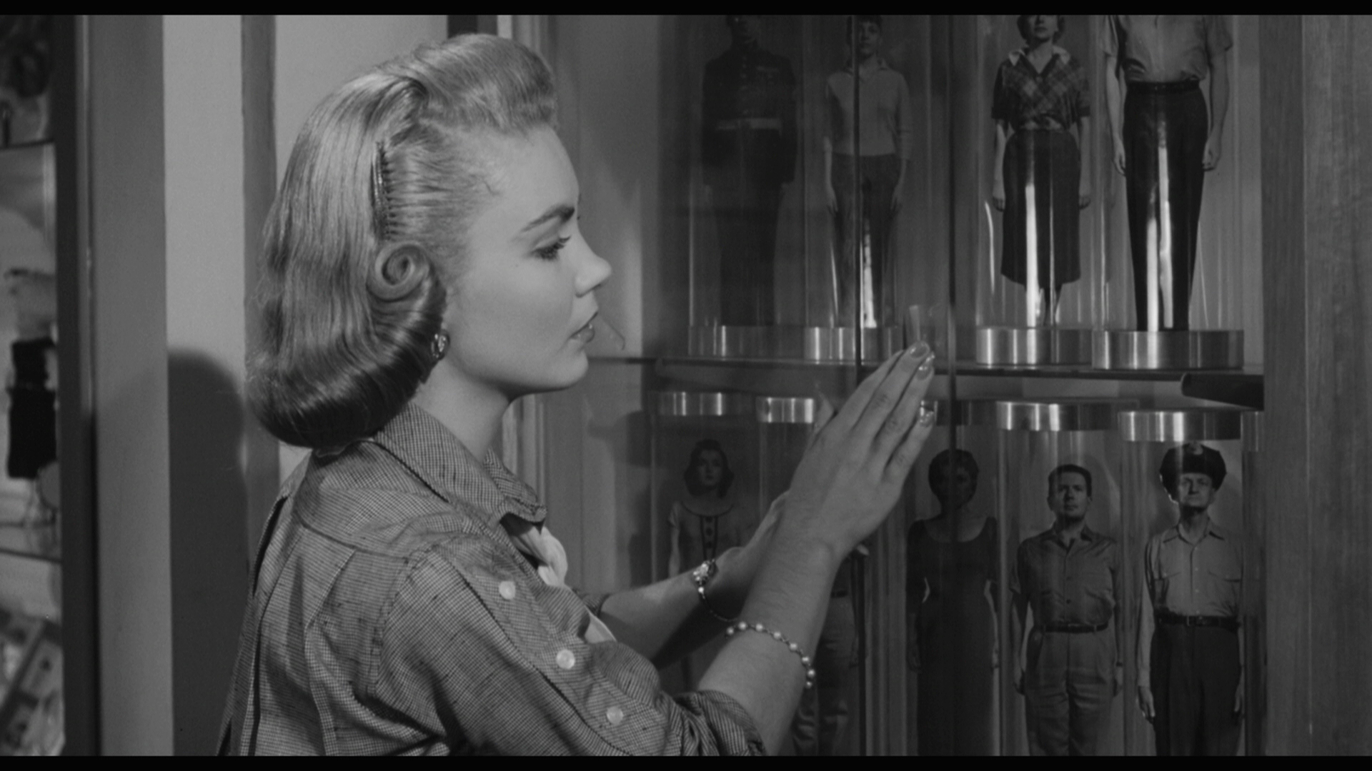 Attack.of.the.Puppet.People.1958.Shout.Factory.BDRemux.1080p.mkv_20260705_113200.786.png