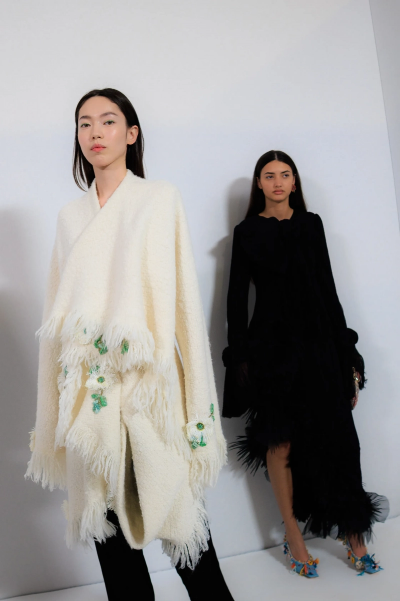 dior_pariscouturess27_backstage_acielle_27.webp