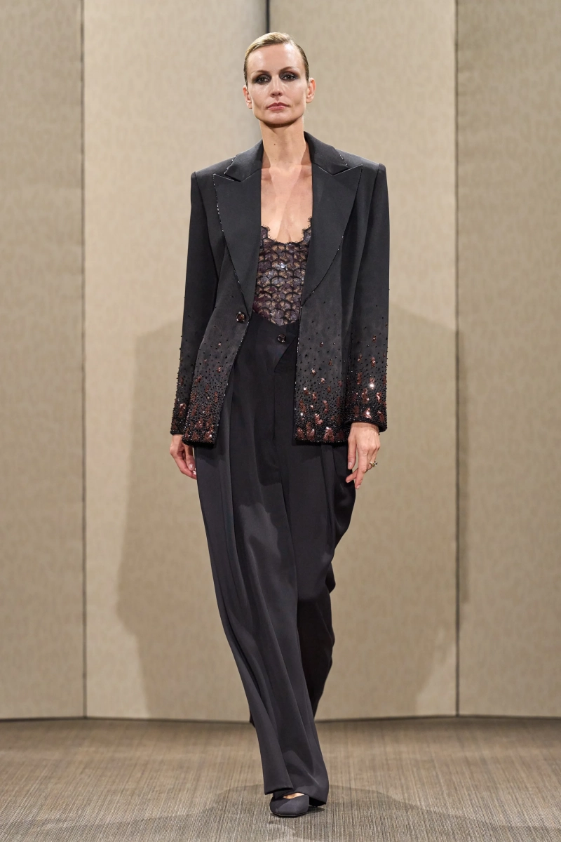 00010-armani-prive-fall-2026-couture-credit-gorunway.webp