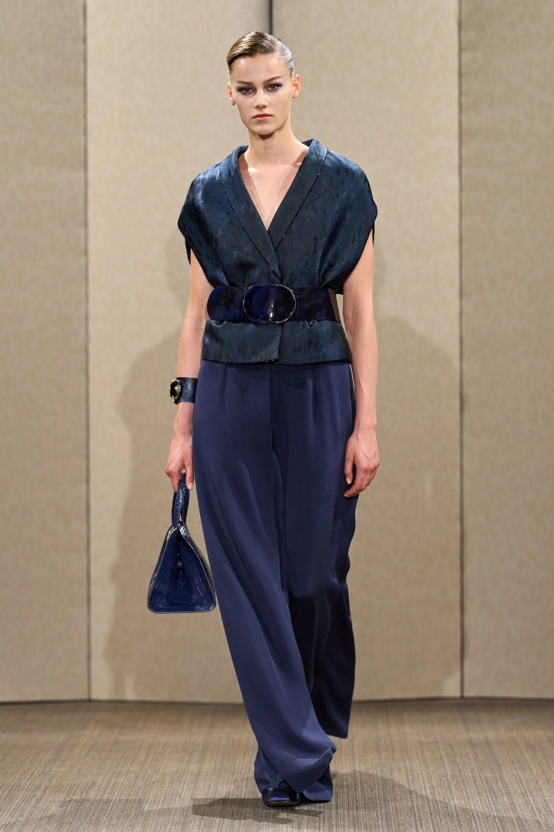 00018-armani-prive-fall-2026-couture-credit-gorunway.webp