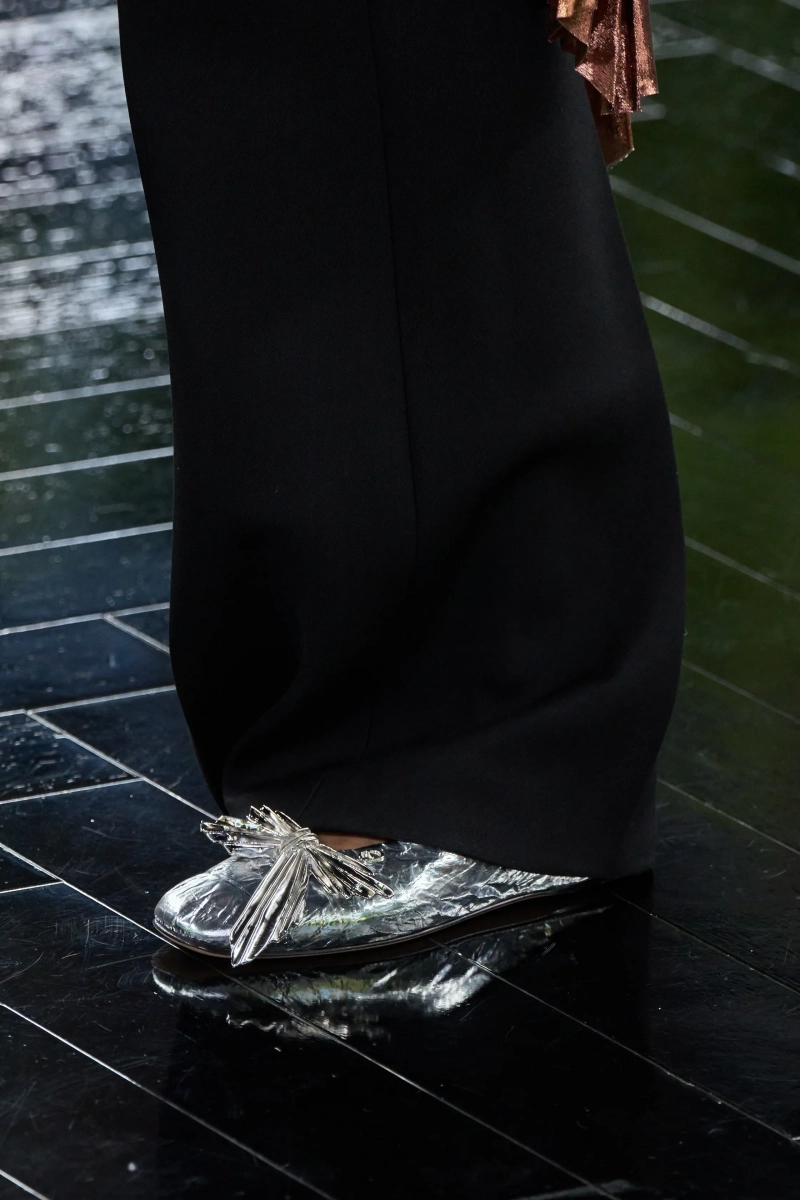00044-christian-dior-fall-2026-couture-details-credit-gorunway.webp