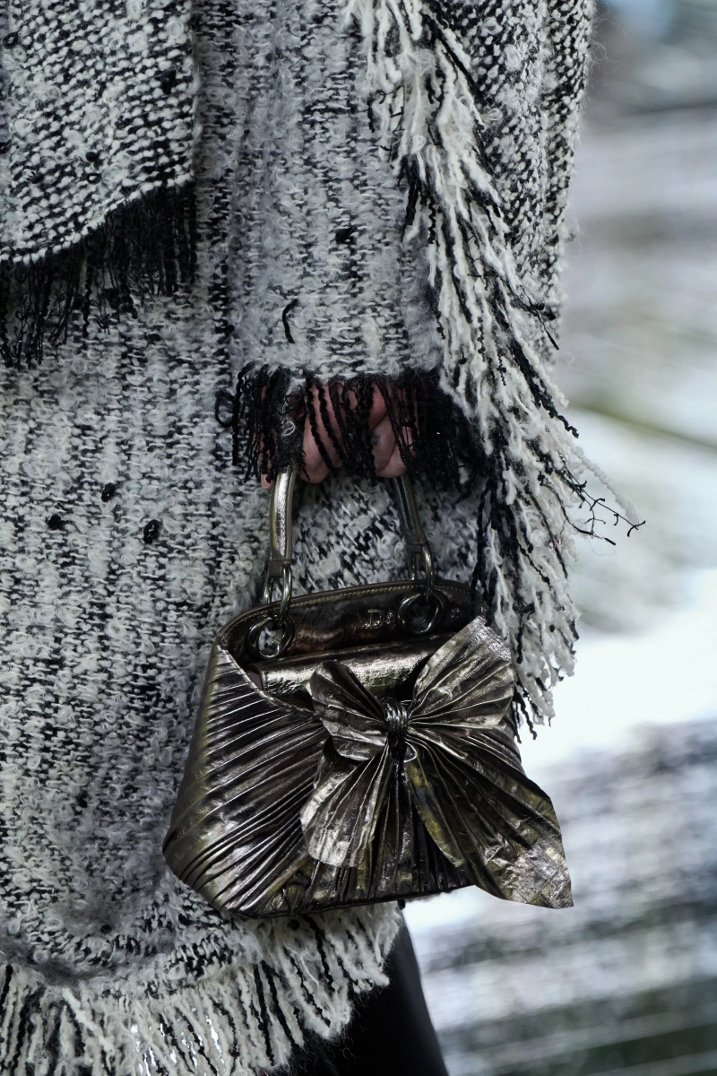 00004-christian-dior-fall-2026-couture-details-credit-gorunway.webp