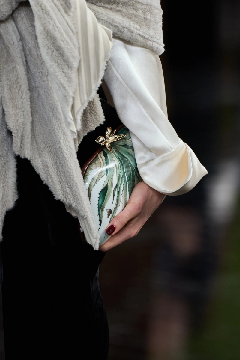 00002-christian-dior-fall-2026-couture-details-credit-gorunway.webp