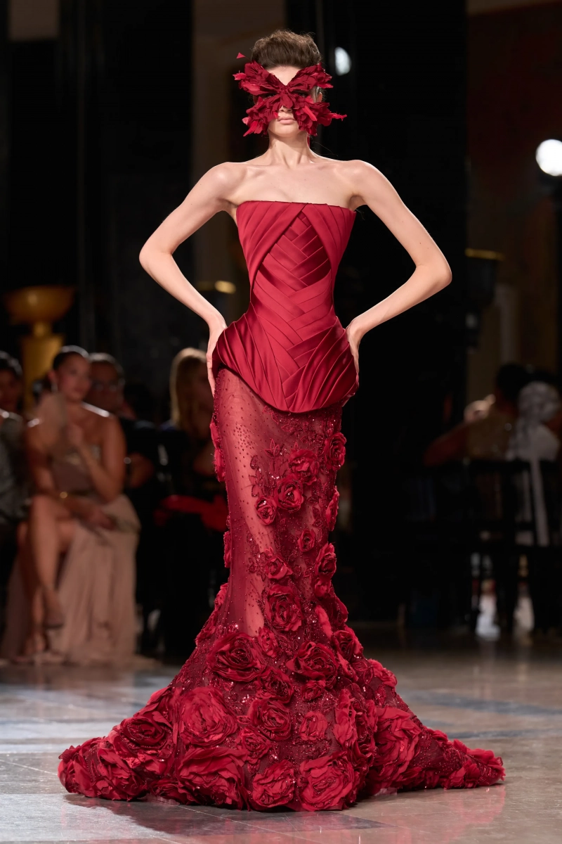 00004-elie-saab-fall-2026-couture-credit-gorunway.webp