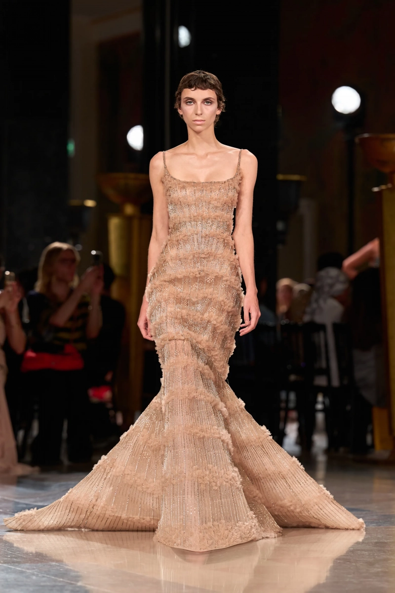 00022-elie-saab-fall-2026-couture-credit-gorunway.webp