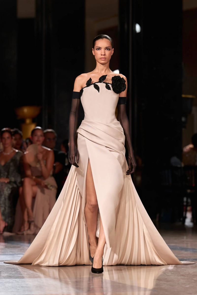 00003-elie-saab-fall-2026-couture-credit-gorunway.webp