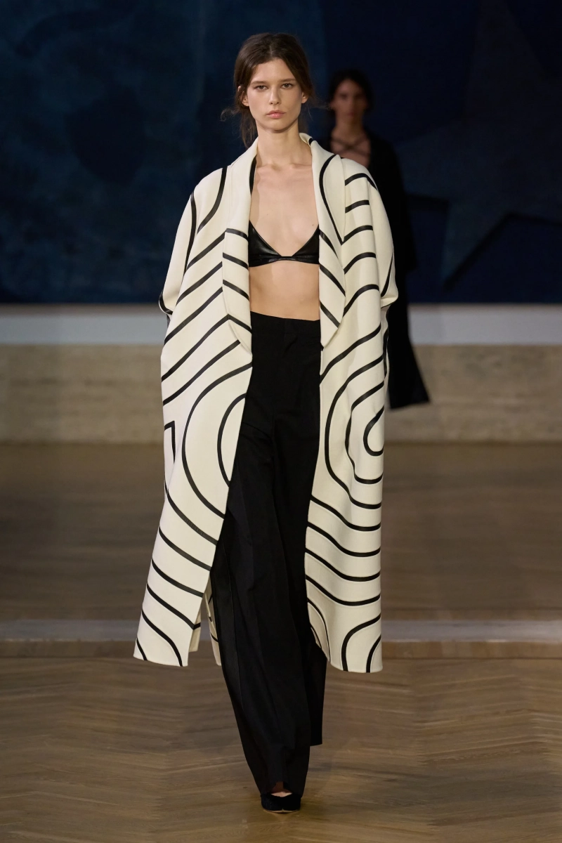 00008-fendi-fall-2026-couture-credit-gorunway.webp