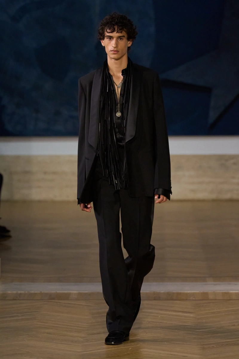 00033-fendi-fall-2026-couture-credit-gorunway.webp