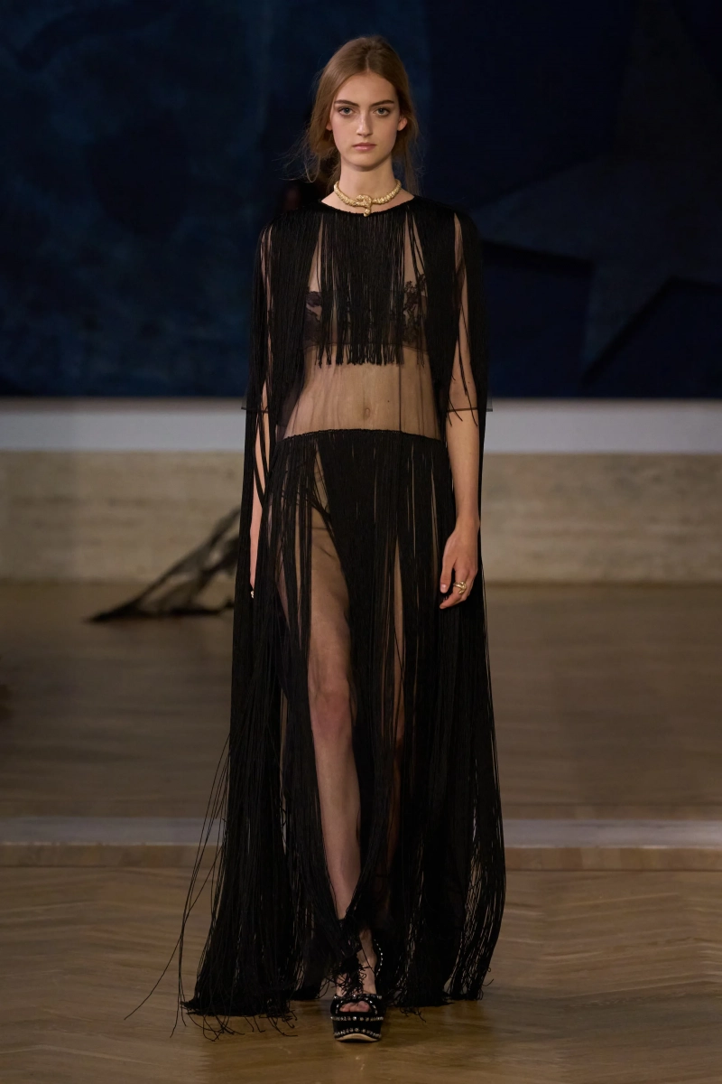 00060-fendi-fall-2026-couture-credit-gorunway.webp