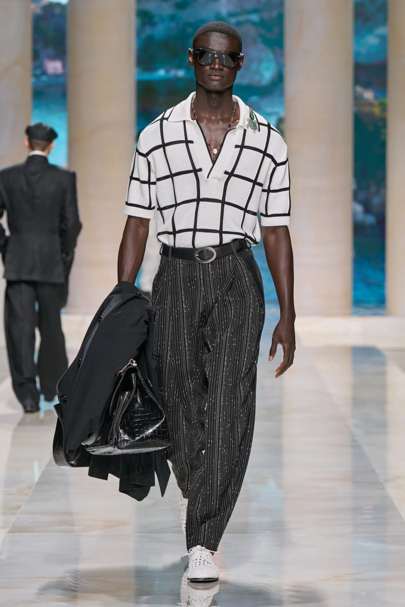 00015-dolce-and-gabbana-spring-2027-menswear-credit-gorunway.webp