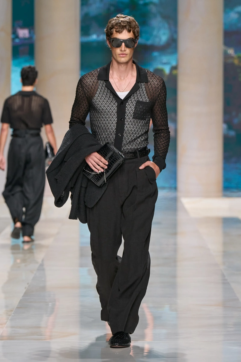 00003-dolce-and-gabbana-spring-2027-menswear-credit-gorunway.webp