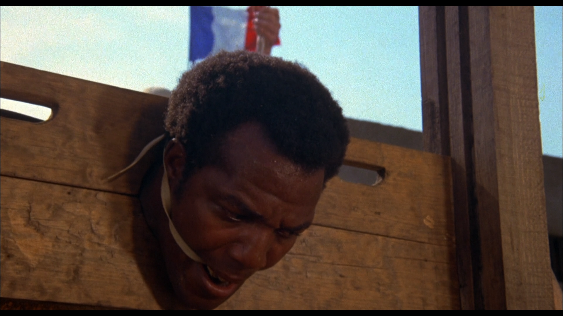 I.Escaped.from.Devils.Island.1973.BDRemux.1080p.mkv_snapshot_00.03.17.480.png