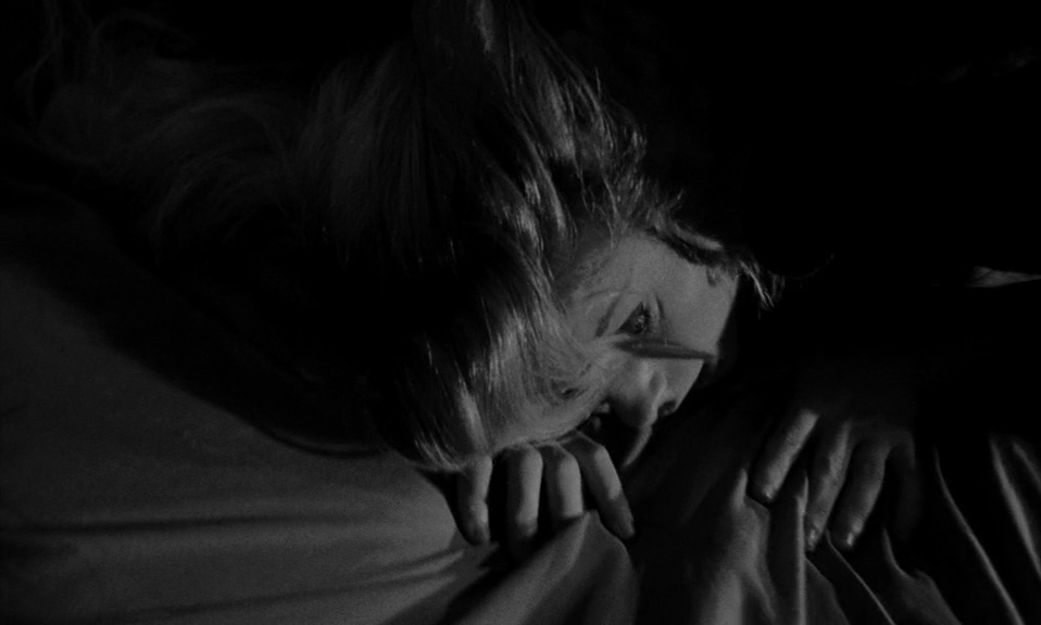 Отвращение.1965.BDRip AVC msltel.mkv_snapshot_00.54.21.825.jpg