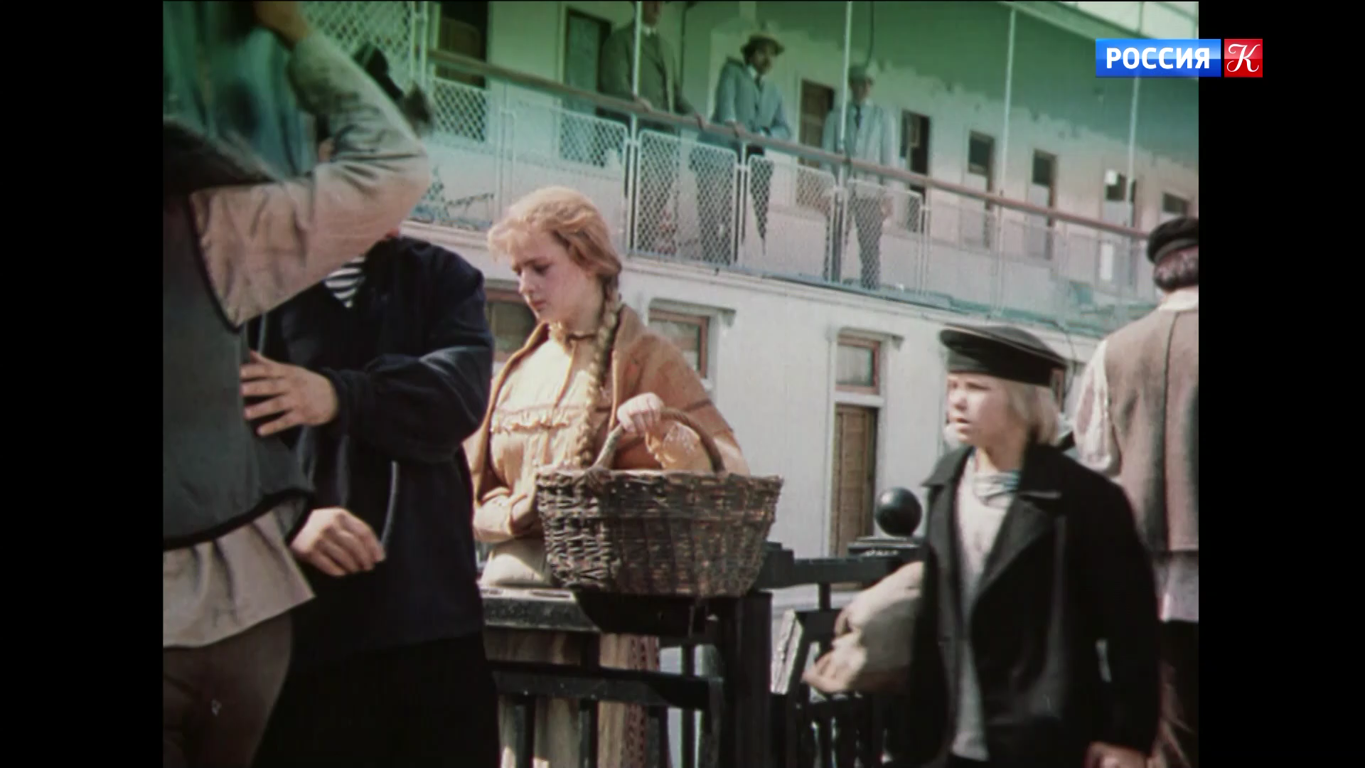003_РАННЕЕ_РАННЕЕ_УТРО_1983_1080p_HDTV_РОССИЯ_К_HD_by_galebcev (19).png