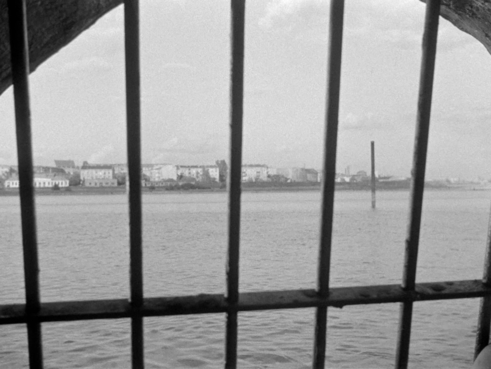 Канал.1957.BDRip 720p msltel.mkv_snapshot_01.25.17.401.jpg