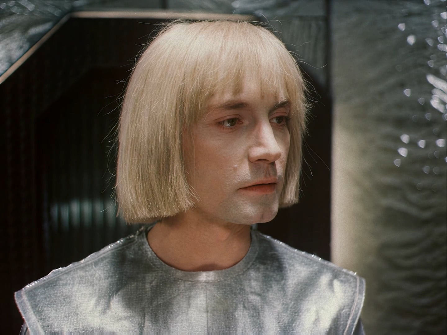 Гостья из будущего 1 серия.1984.DVD_1080p_slp_iris1.mkv_20260722_234028.933.jpg