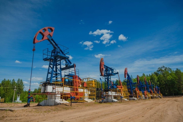 Цена нефти Brent впервые с 4 августа превысила $85 за баррель