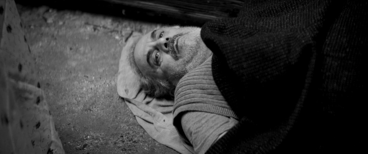 Девушка возвращается одна ночью домой.2014.BDRip 720p msltel.mkv_snapshot_01.24.53.165.jpg
