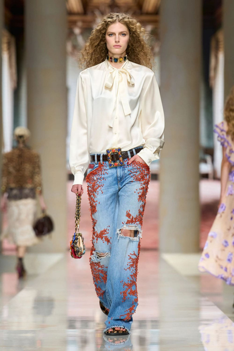 Dolce-Gabbana-Spring-Summer-2027-Runway-Magazine-11.jpg